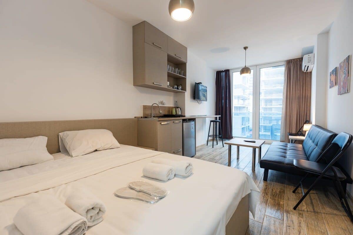 Sunrise Studio, Sea View, Pool in Batumi