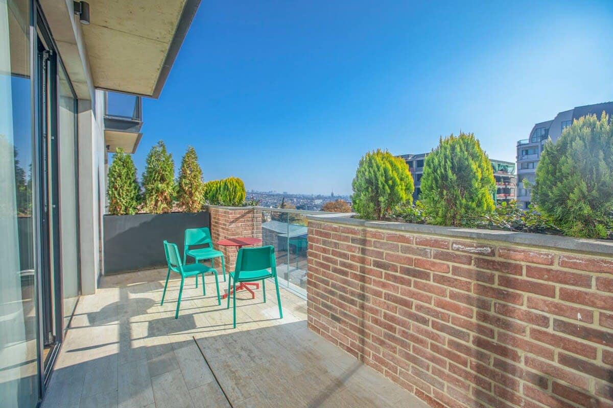 2 Bedroom City-Heart Apartment with Balcony in Mtatsminda