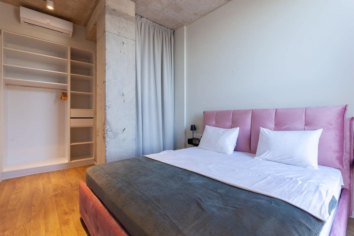 Modern air conditioning and functional wardrobe