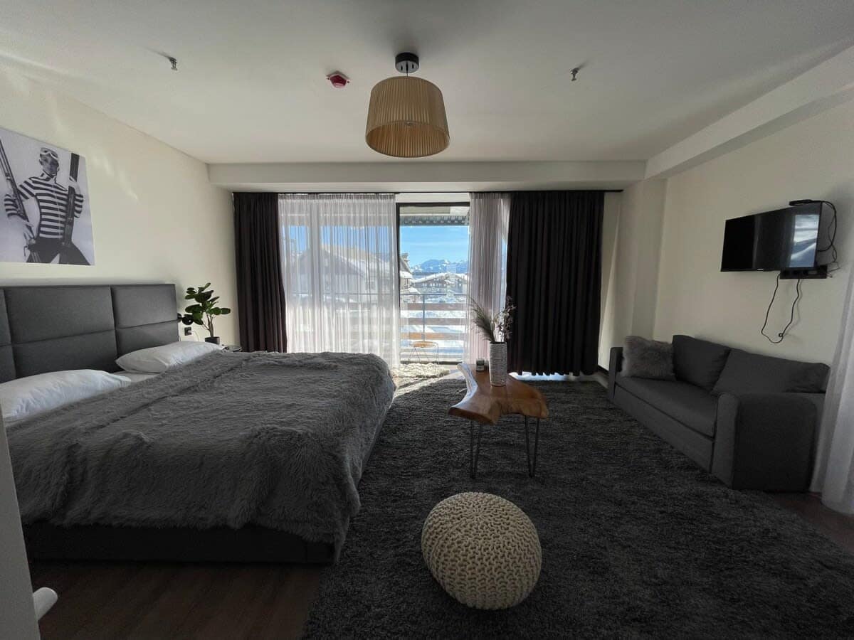 Large windows brings in plenty of natural light.