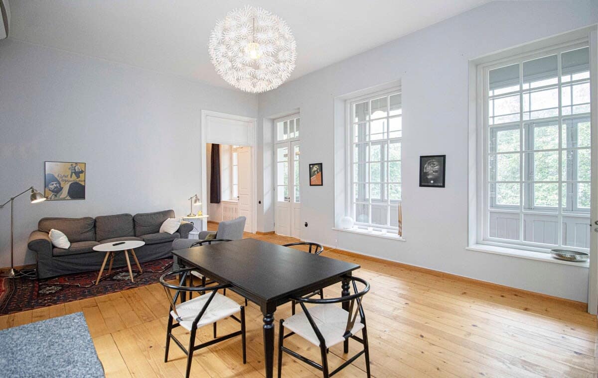 Tranquil 1 Bedroom Sololaki Apartment in Tbilisi