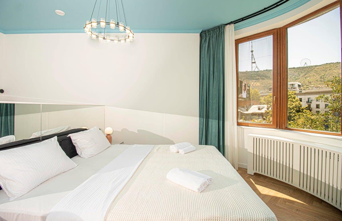 Panoramic Studio Apartment in Tbilisi Center in Vera