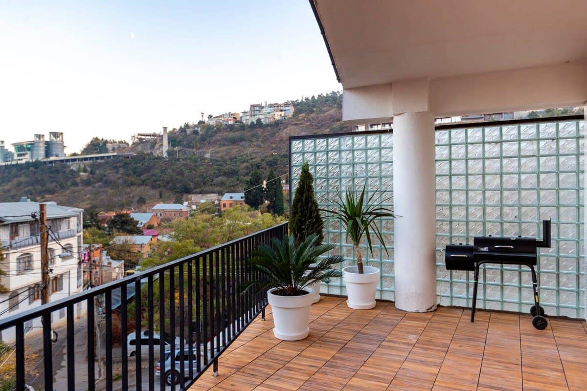 Old Tbilisi 2 Bedroom Apartment with Terrace in Sololaki
