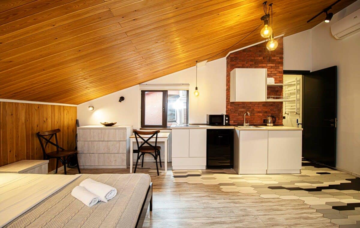 Top Location Cozy Wooden Ceiling Apartment in Old Town