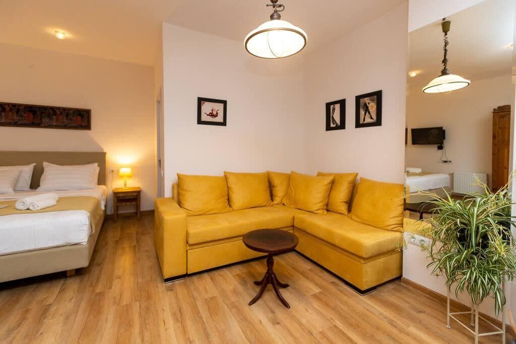 Chic 2 Bedroom City Center House in Tbilisi