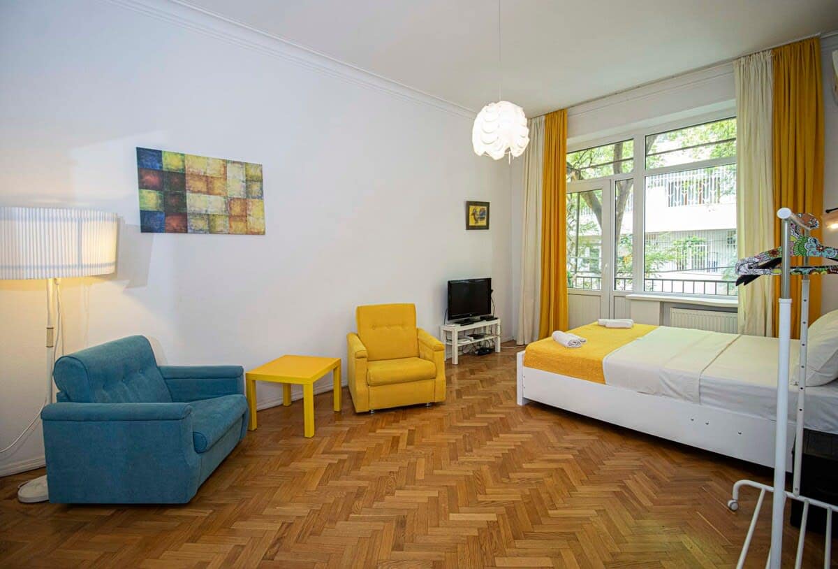 Chic 1 Bedroom Apartment with Balcony in Vera