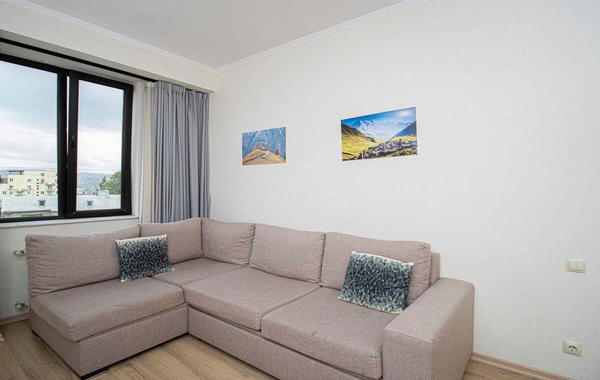 Central 1 Bedroom Apartment near Stamba & Rooms in Vera