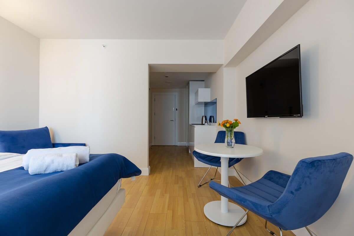 Carefully chosen decor and calming color palette create a peaceful and inviting atmosphere