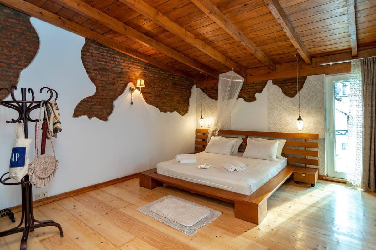 3 Bedroom Triplex with Terraces in Tbilisi in Mtatsminda
