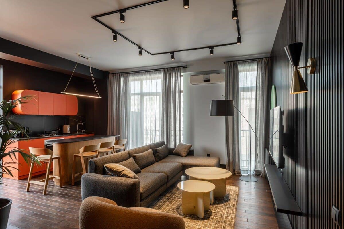 2 Bedroom Apartment with Balcony in Sololaki in Mtatsminda