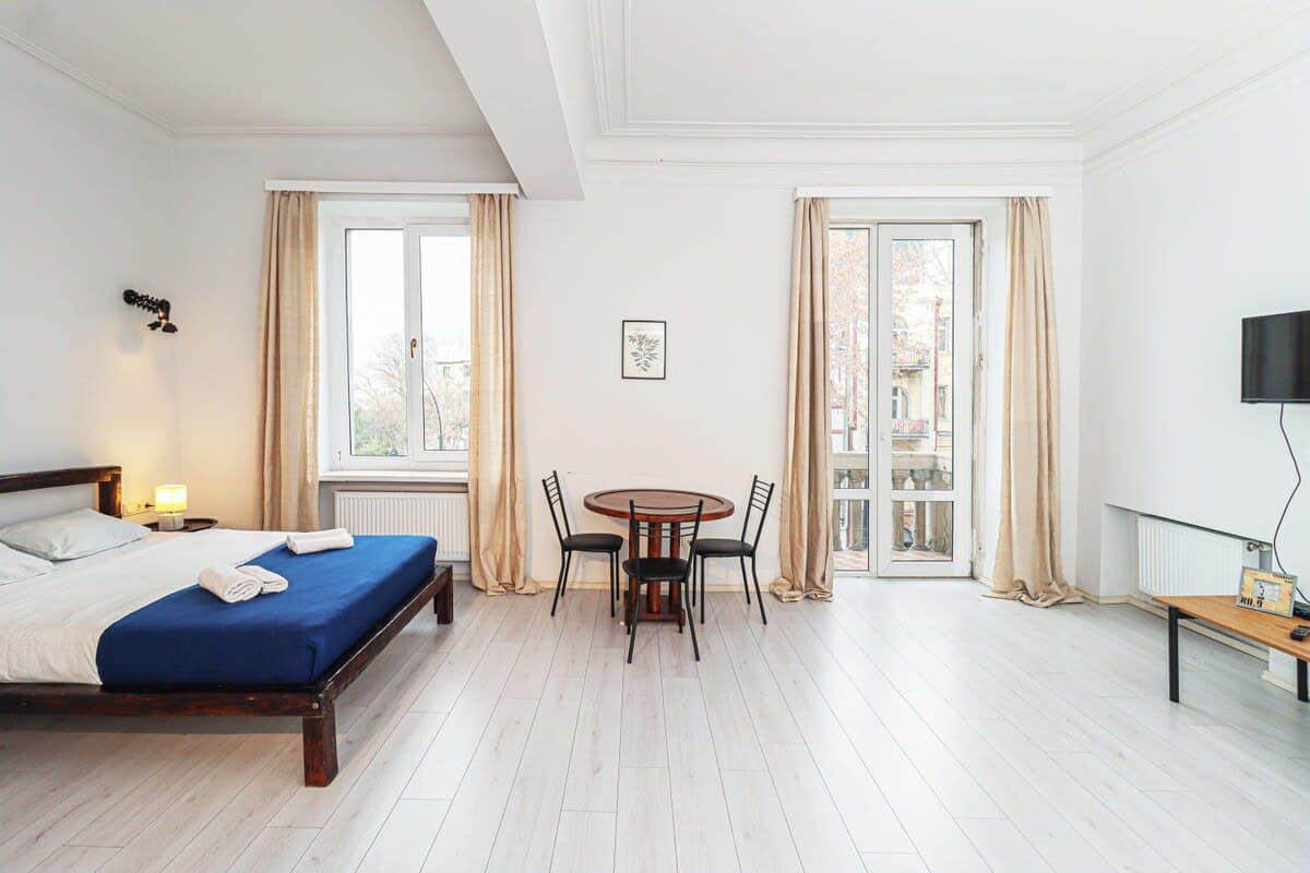 Central & Comfy Apartment Near Stamba in Vera