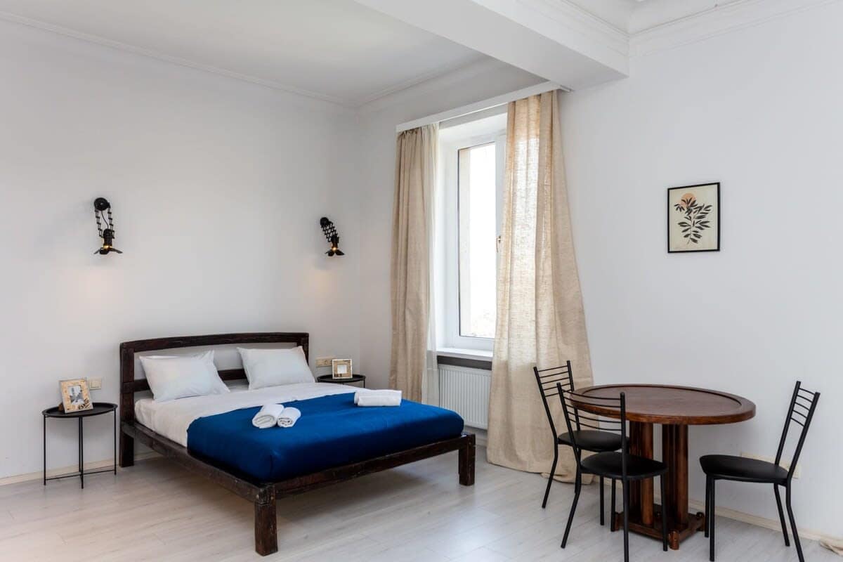 Stylish 3-Apartment Combo for 6 Guests in Chugureti