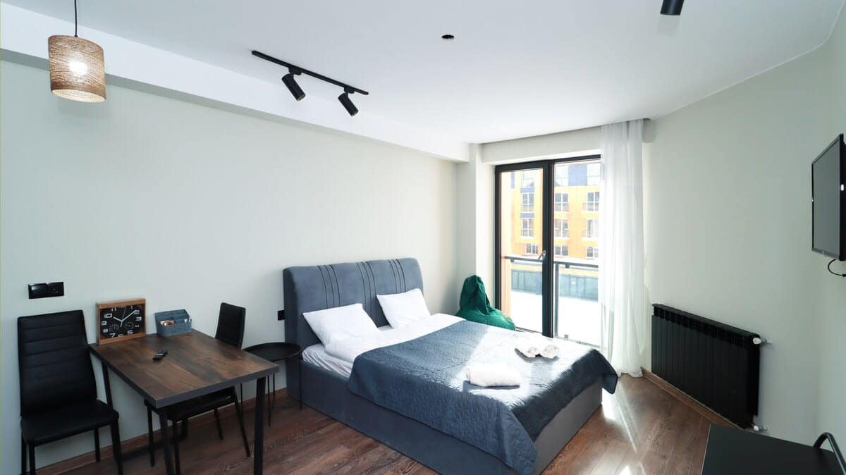 This cozy apartment has everything you need for a perfect ski resort stay! It's packed with essentials and amenities to make your experience enjoyable.