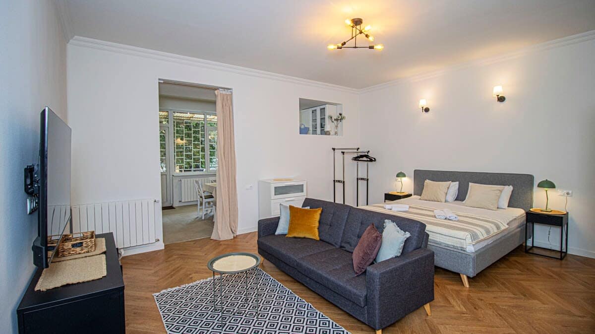Elegant 1 Bedroom Vake Apartment for 3 in Vake