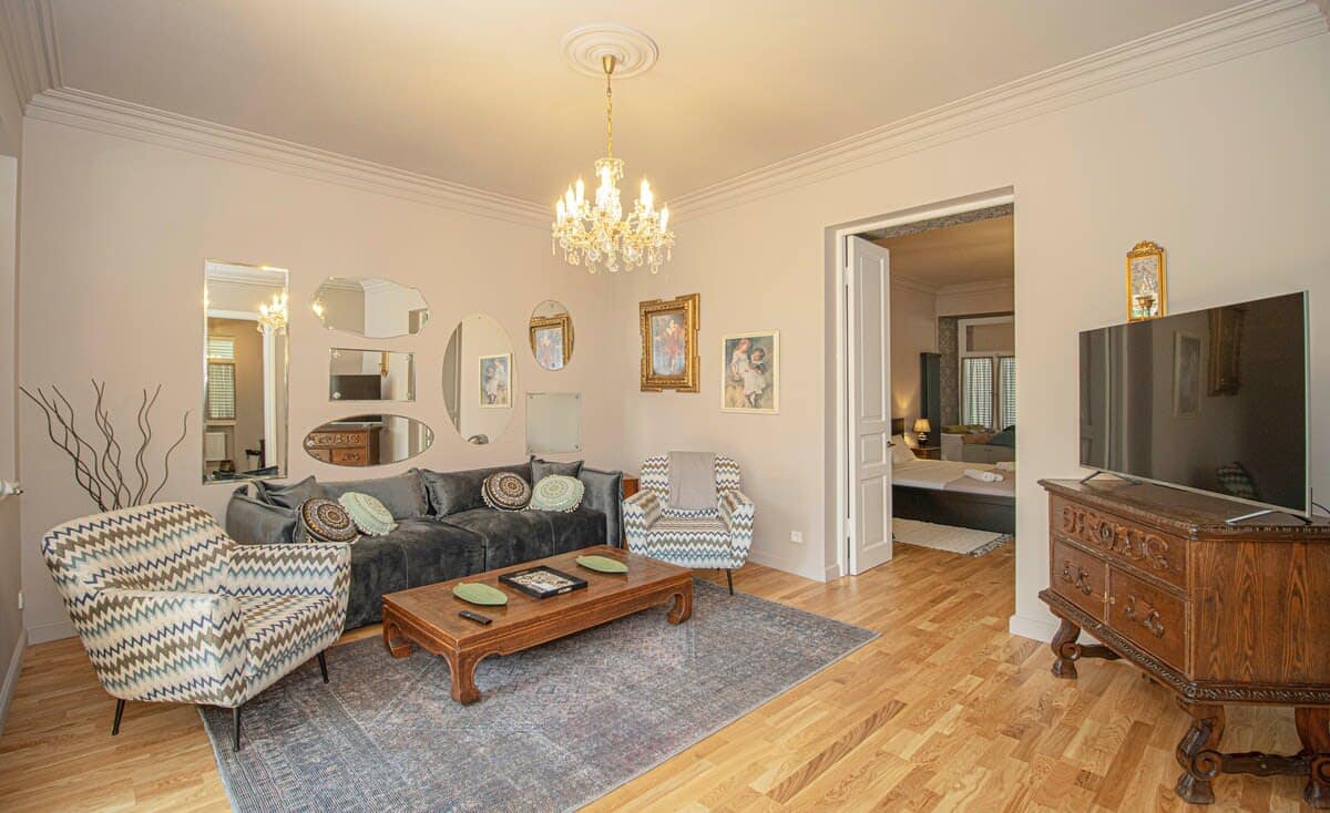 Charming 1 Bedroom Apartment with Balcony in Chugureti