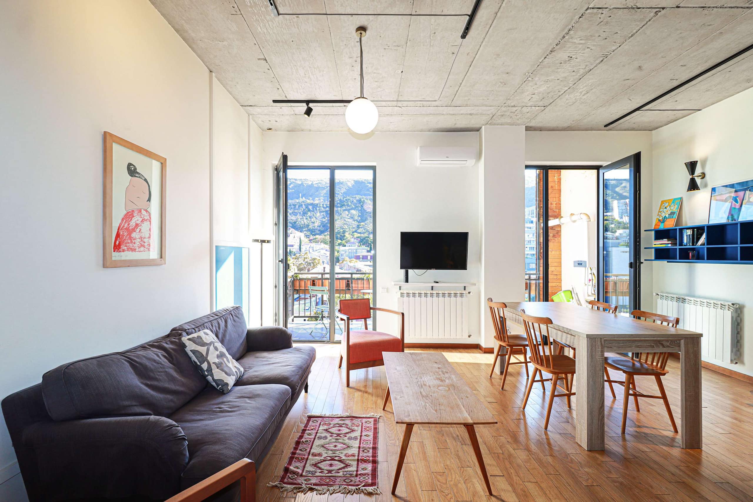 Modern 1 Bedroom Apartment with Balcony & Bathtub in Vake