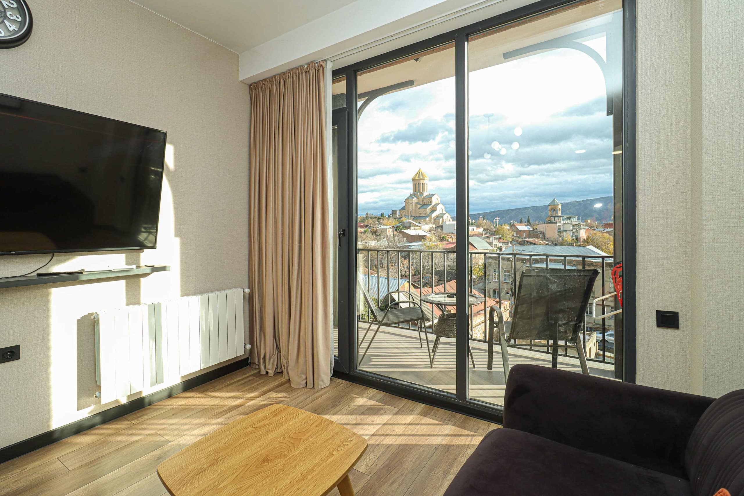 Elegant 3 Bedroom Apartment w/ City Views in Chugureti