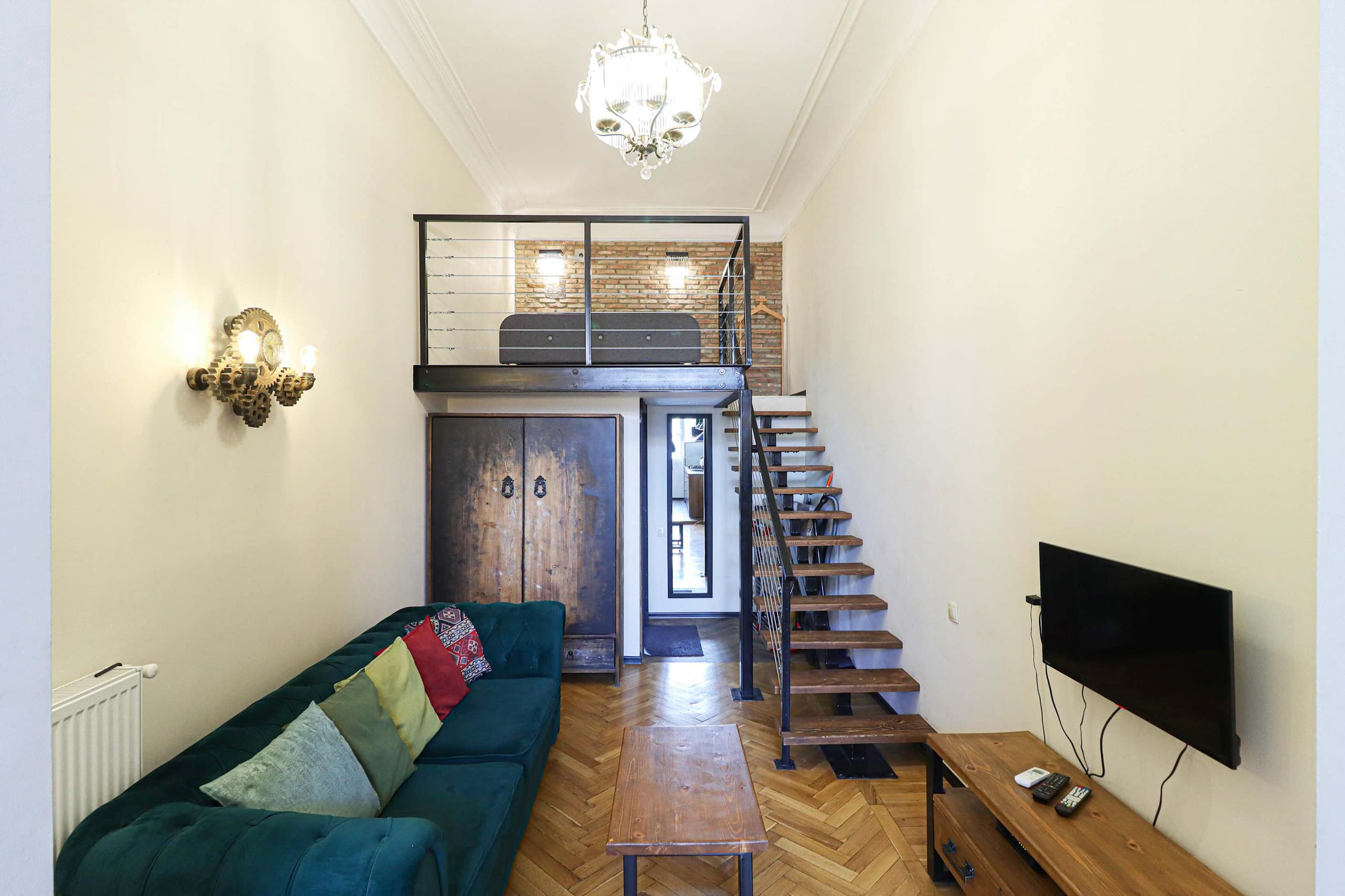 Old Tbilisi Mezzanine Charm - Comfort in Sololaki