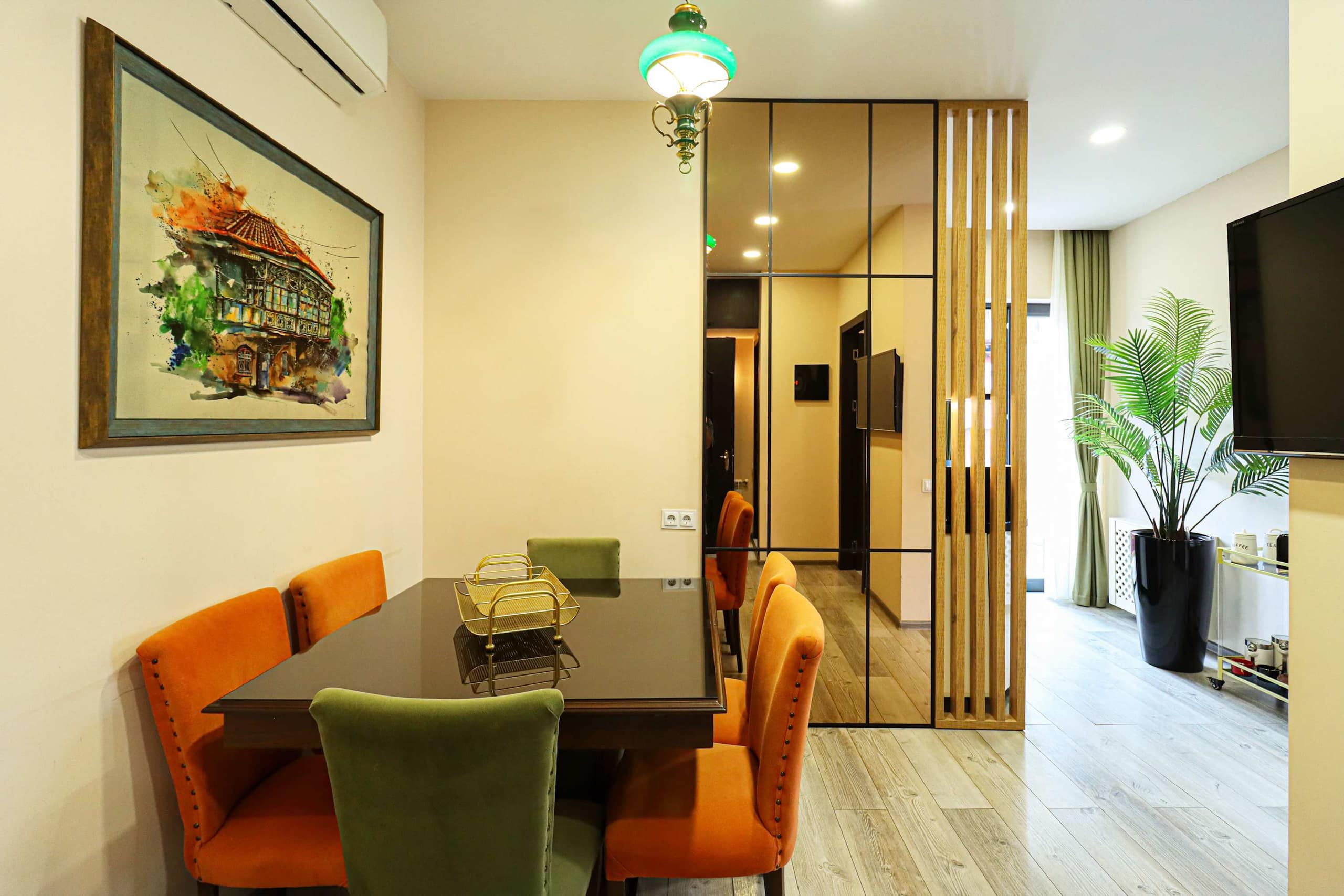2 Bedroom Apartment with 3 Balconies in Old Tbilisi in Mtatsminda