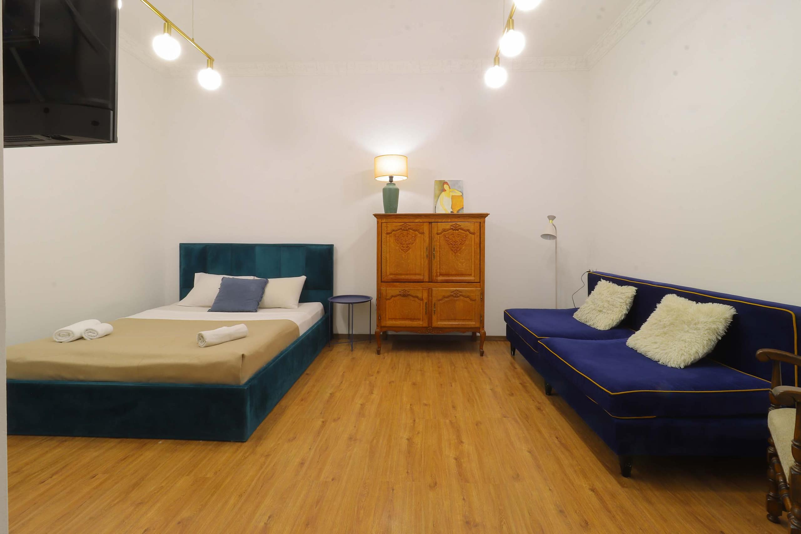 Central 1 Bedroom Stay on Rustaveli Avenue in Mtatsminda