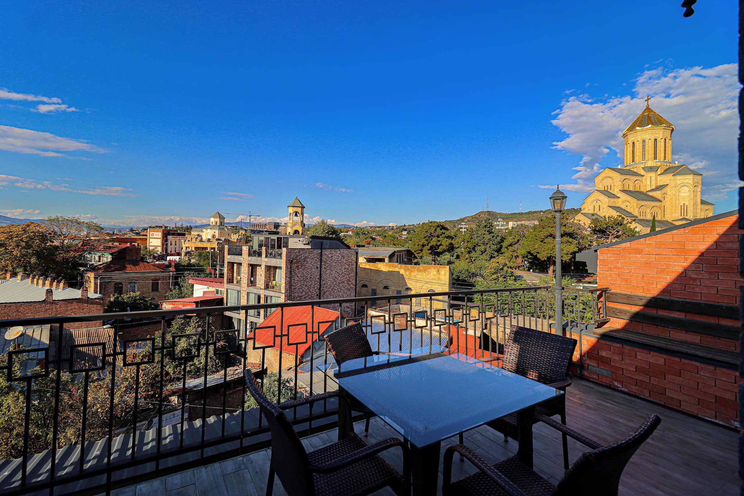 Stylish 2 Bedroom Apartment w/Terrace & Views in Old Town