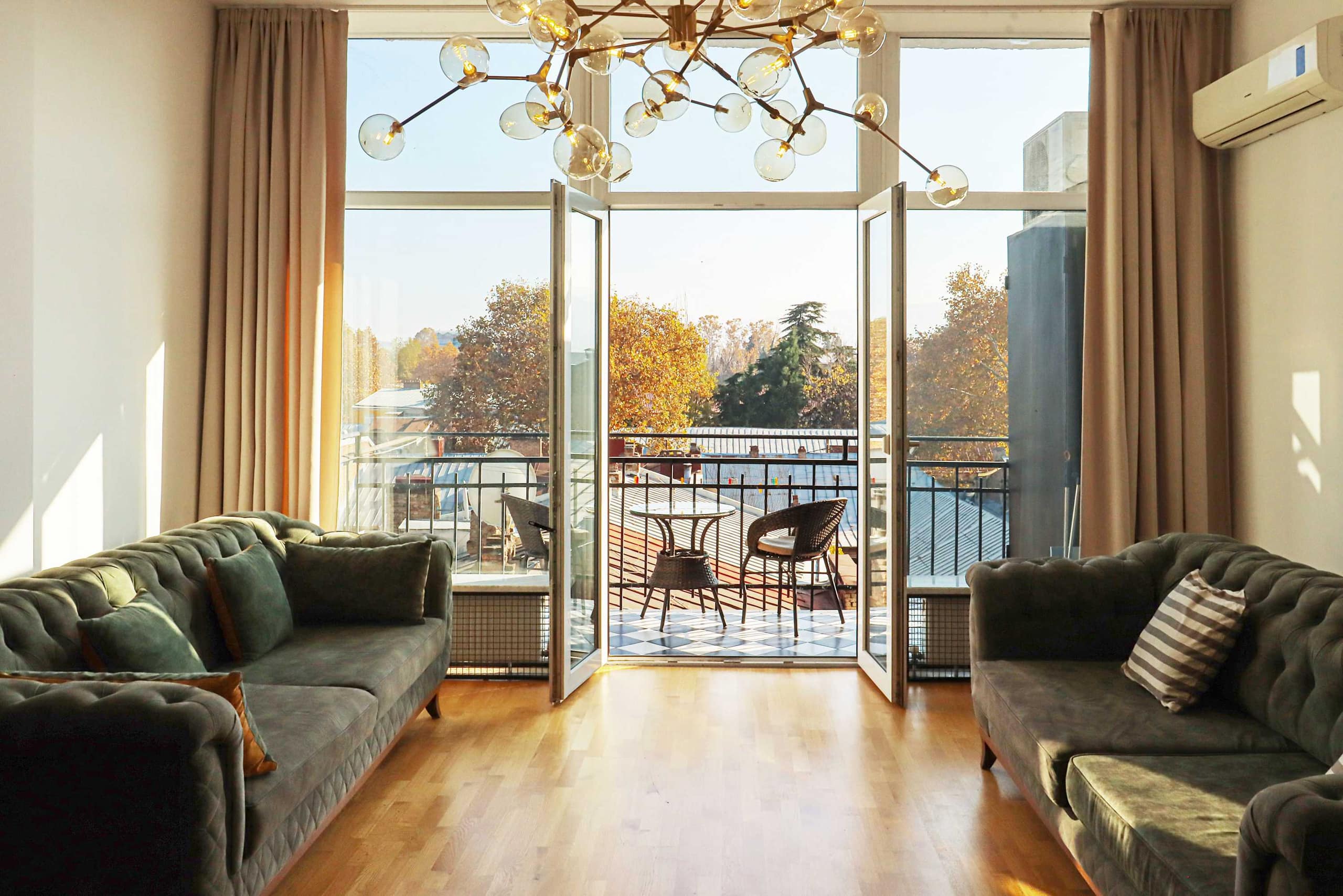 Stylish & Authentic 2 Bedroom Central Retreat in Chugureti