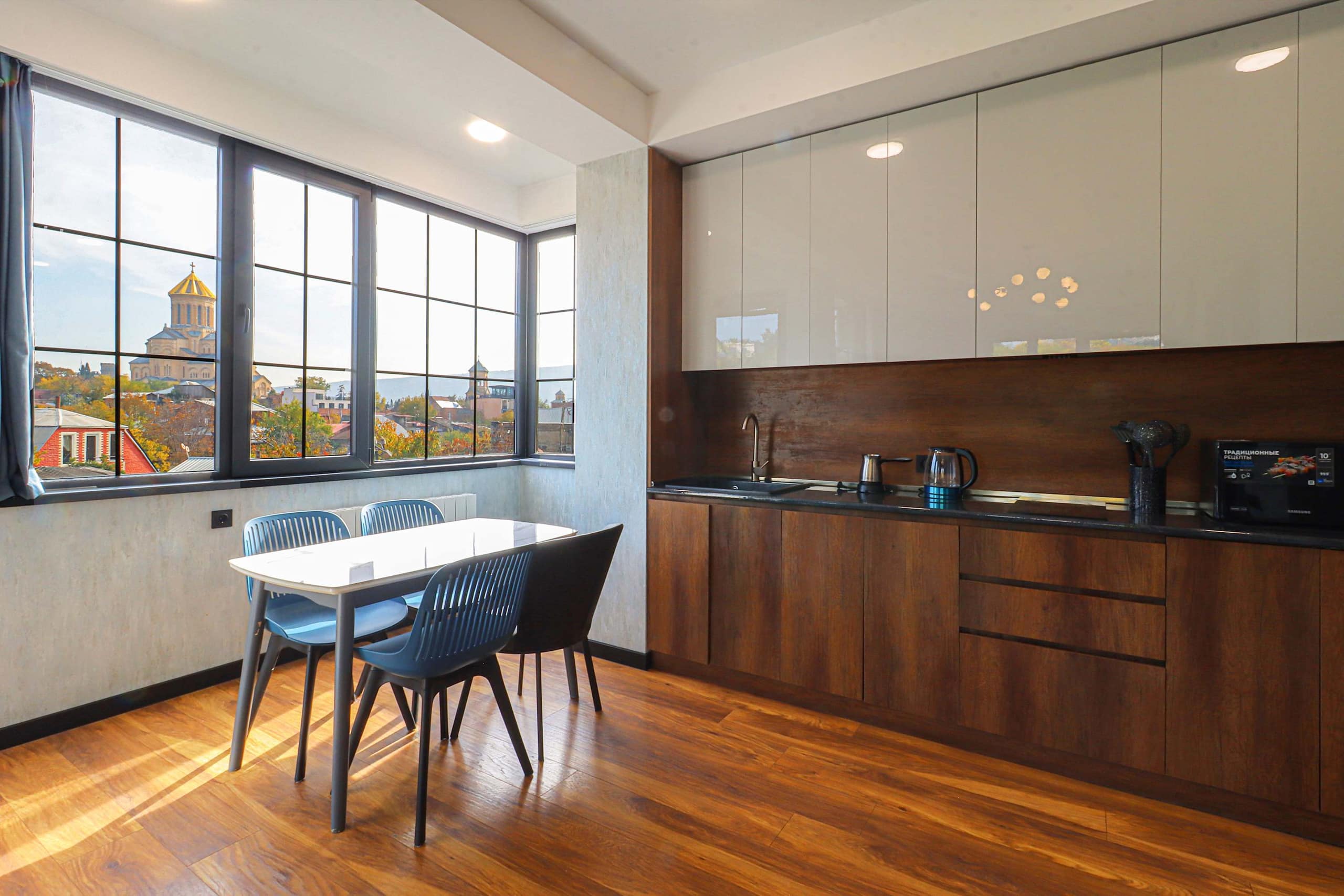 Stylish New Apart w/ Stunning Views in Chugureti