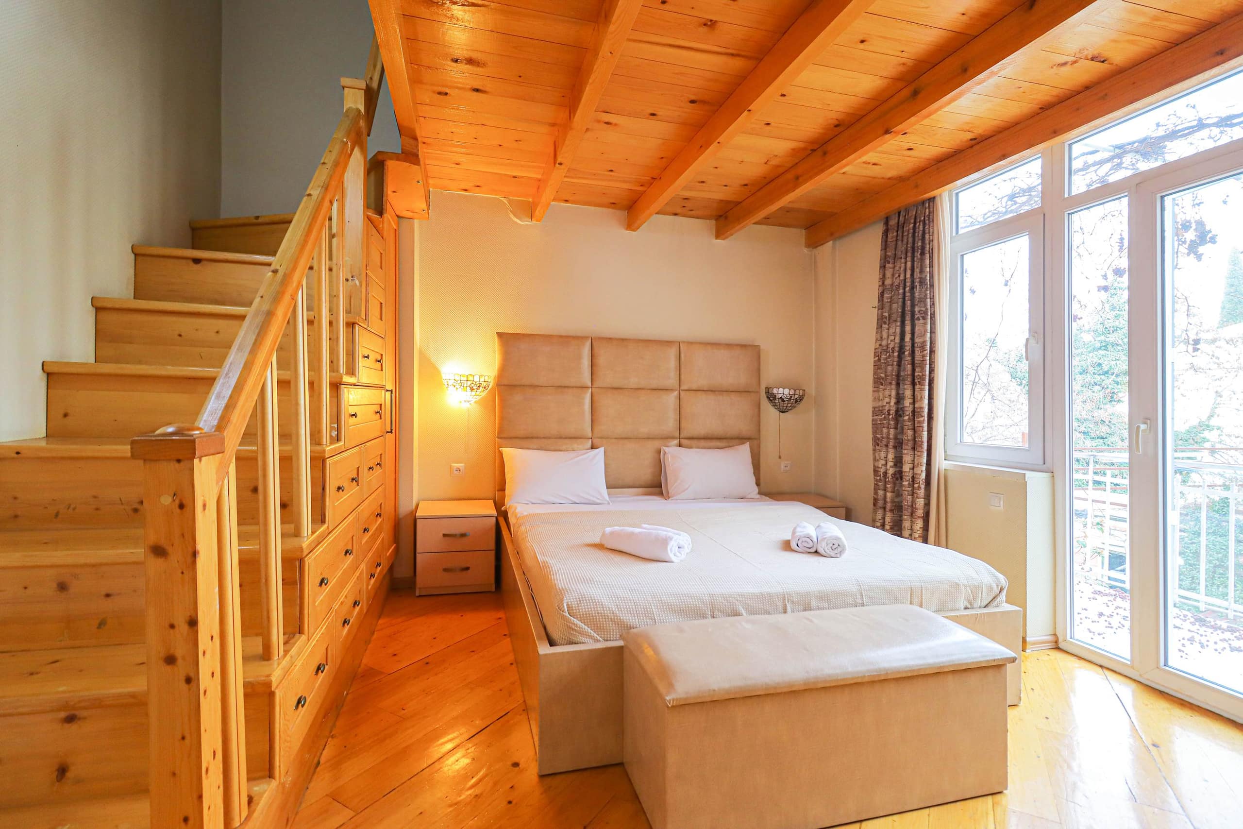 Cozy 3 Bedroom Duplex Near Opera in Mtatsminda