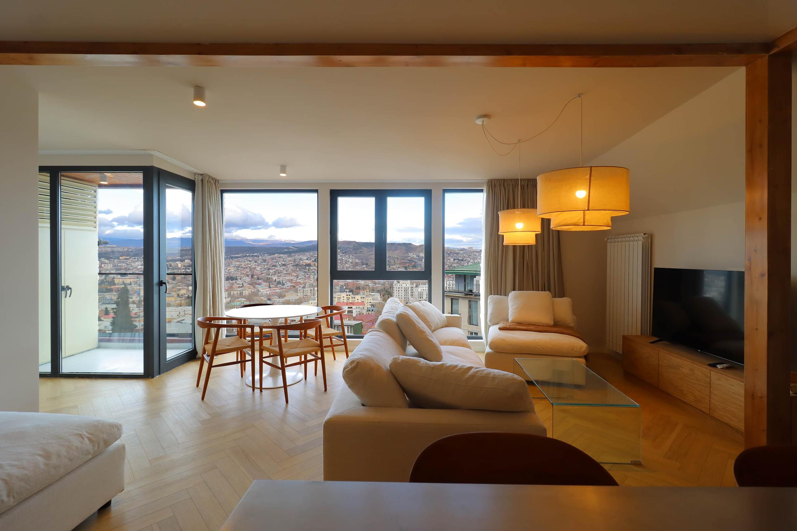Stylish 2 Bedroom Retreat Mtatsminda Tbilisi in Mtatsminda