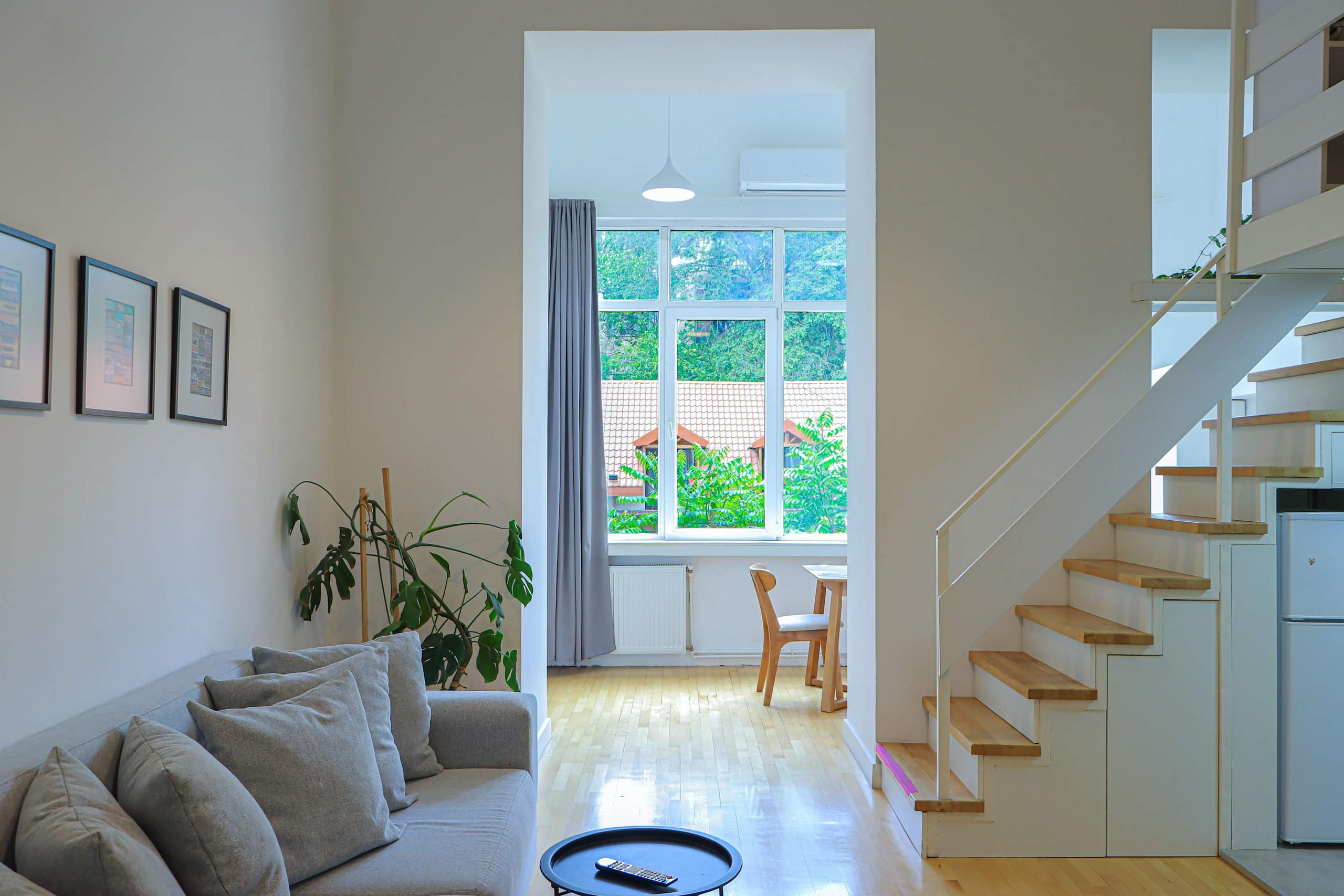 Mezzanine loft on Rustaveli Avenue in Mtatsminda