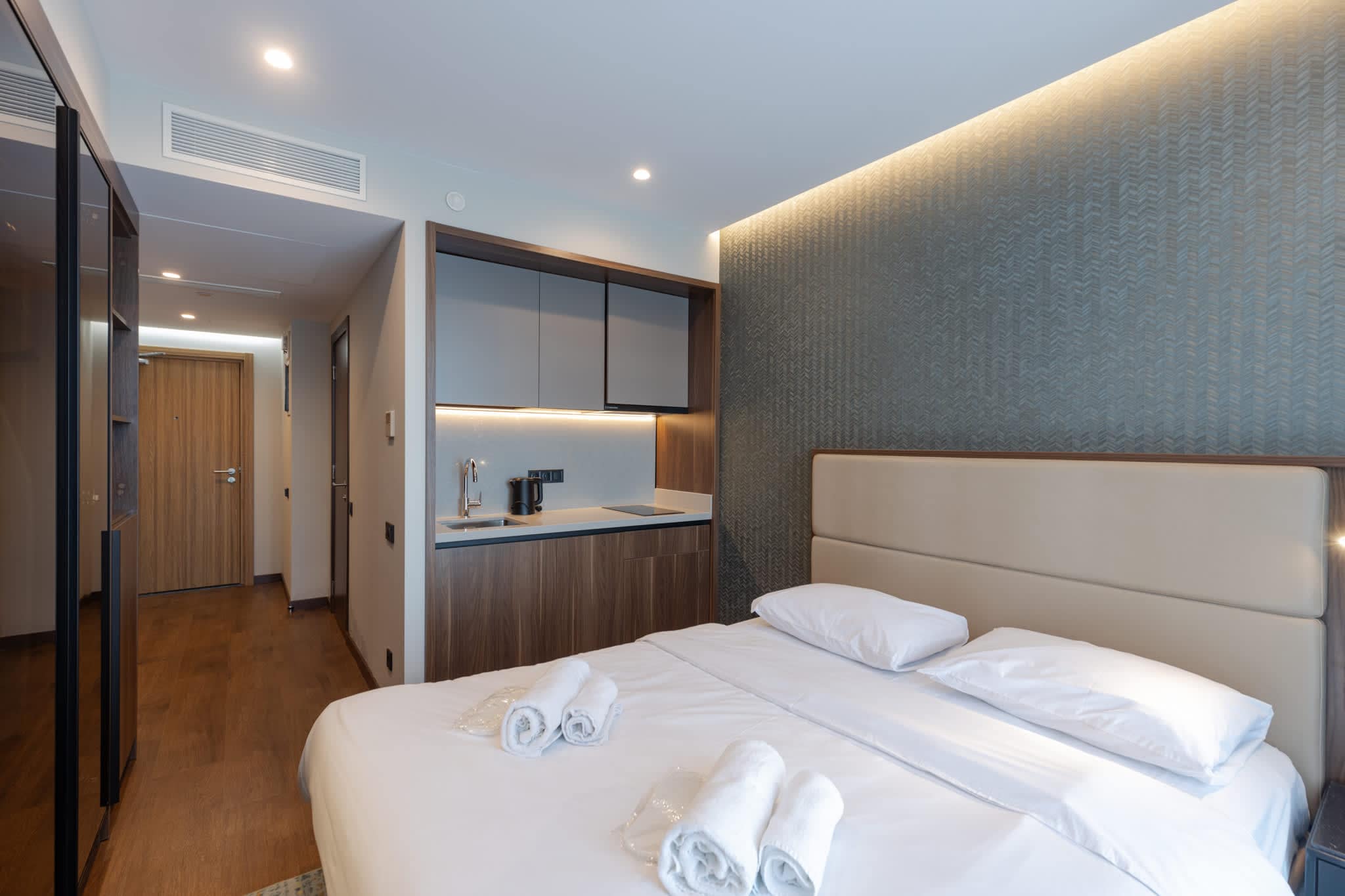 Scenic Sea & Mountain View Retreat in Batumi