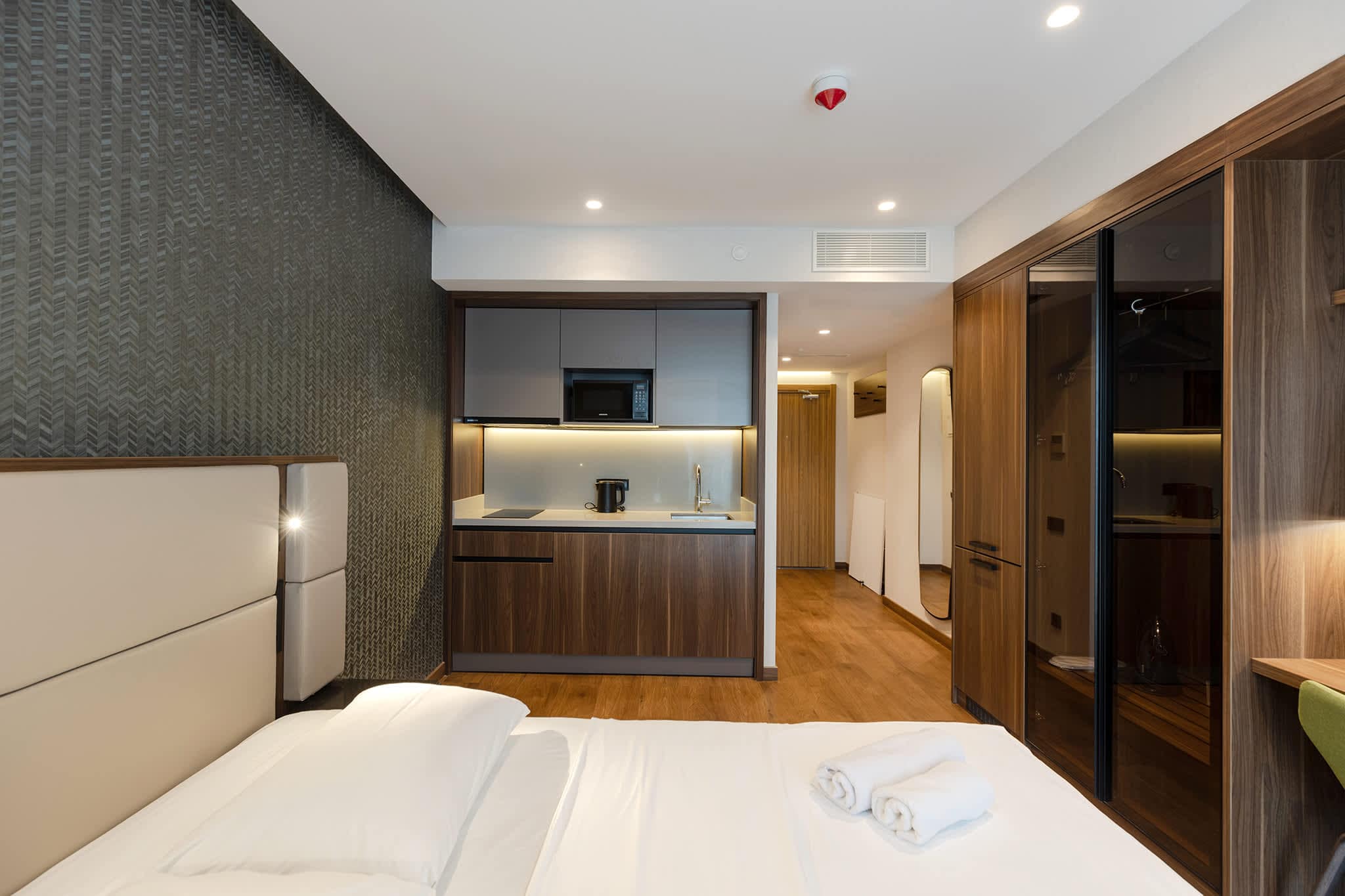 42nd-floor studio w sea and Boulevard view in Batumi