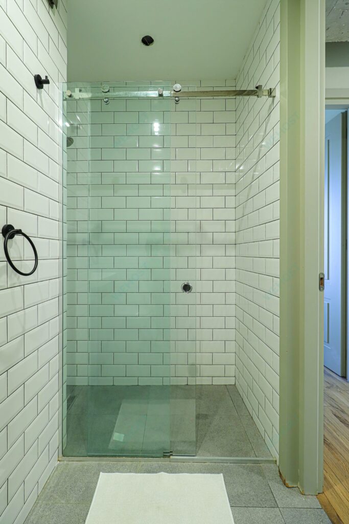 Vake: 2-Room Apartment for Rent image 3