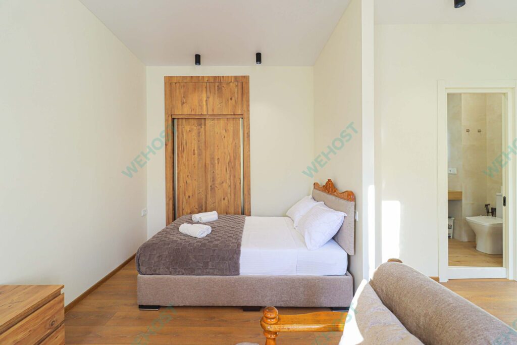 Compact apartment for rent in Chughureti
